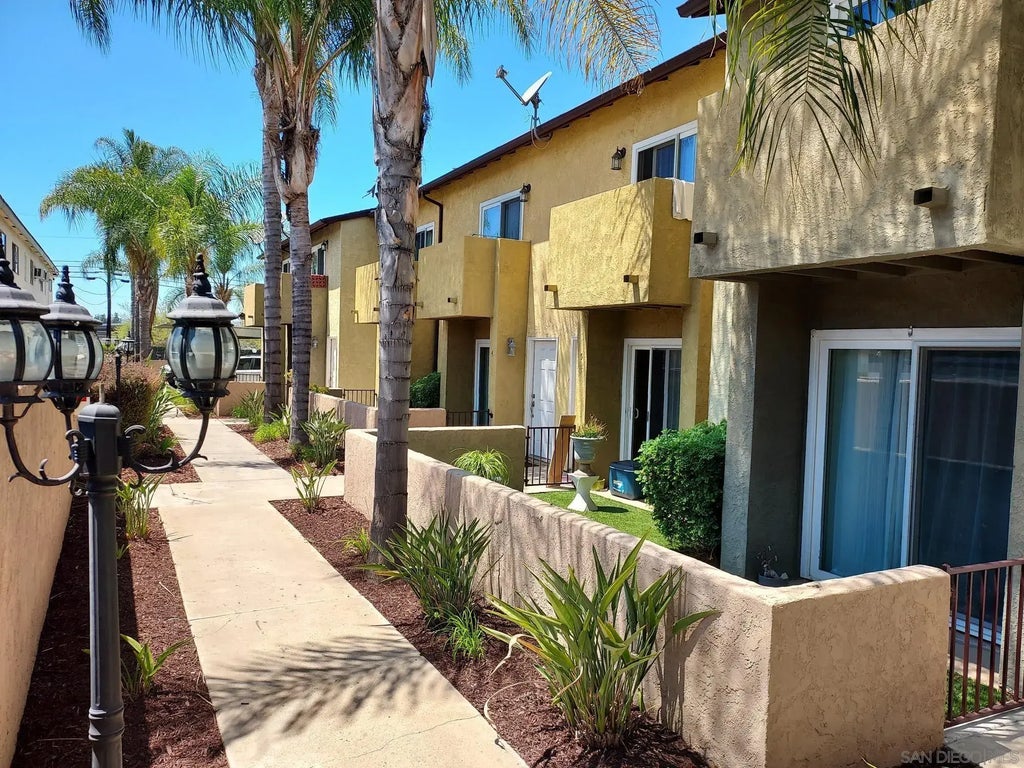 469 N 1st, El Cajon