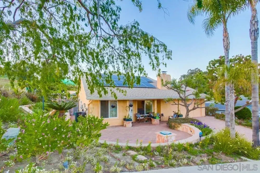 13122 Coyotero Dr, Poway