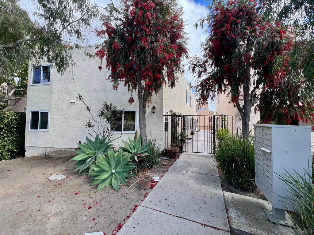 5725 Linda Vista Rd 2, LINDA VISTA