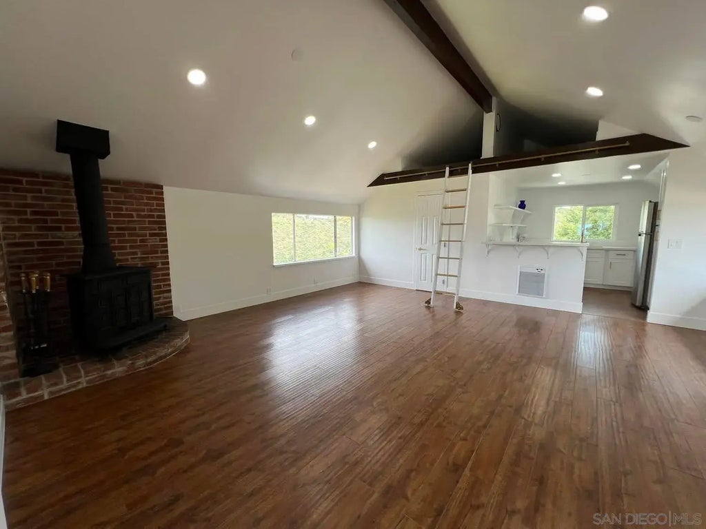 1531 Avohill Dr A, Vista