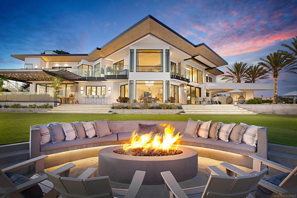 5416 Candlelight Dr, La Jolla