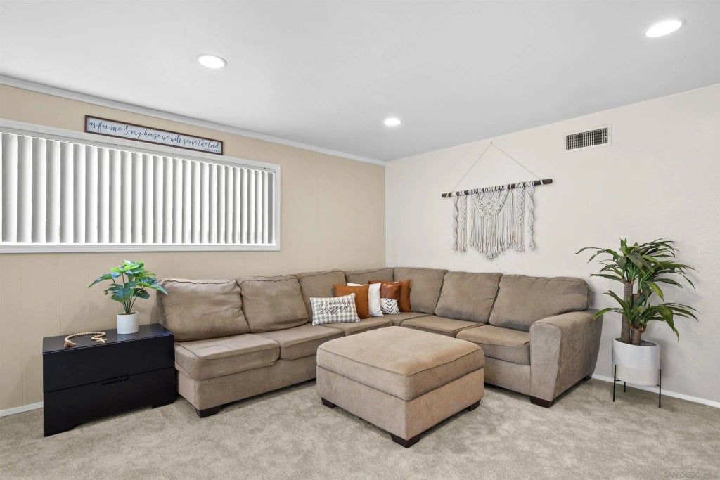 9208 Shadow Hill Rd, Santee