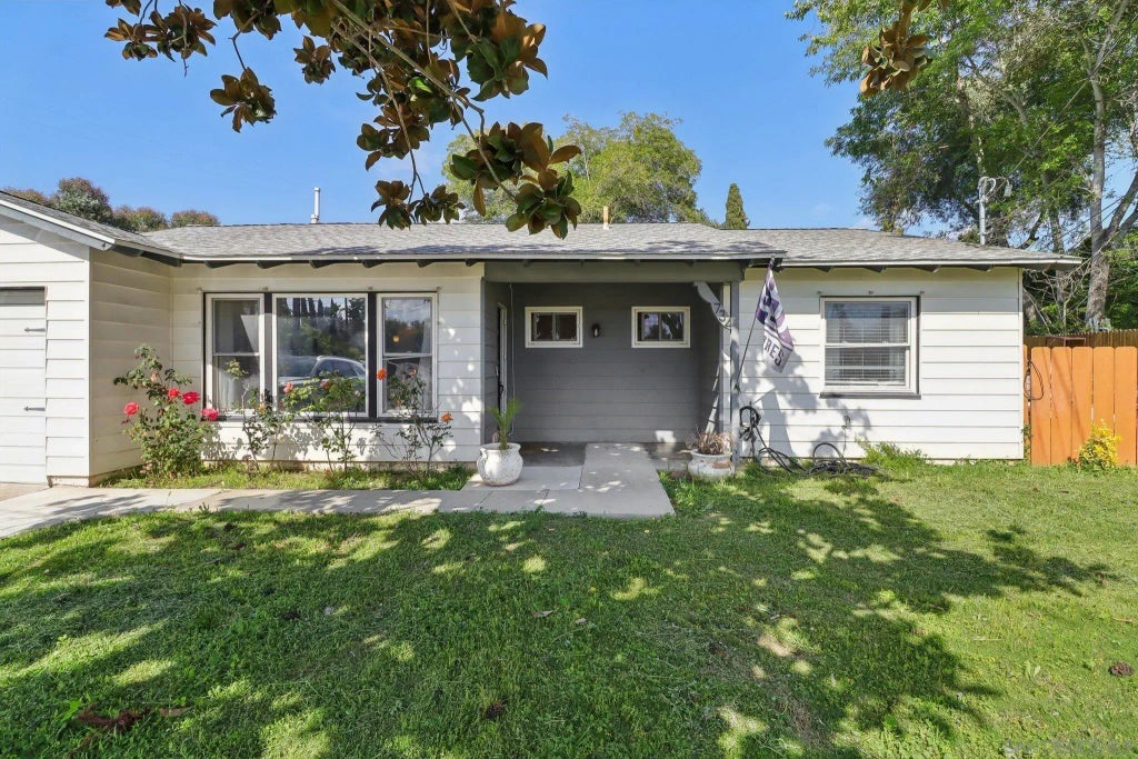 734 Hackberry Pl, Fallbrook