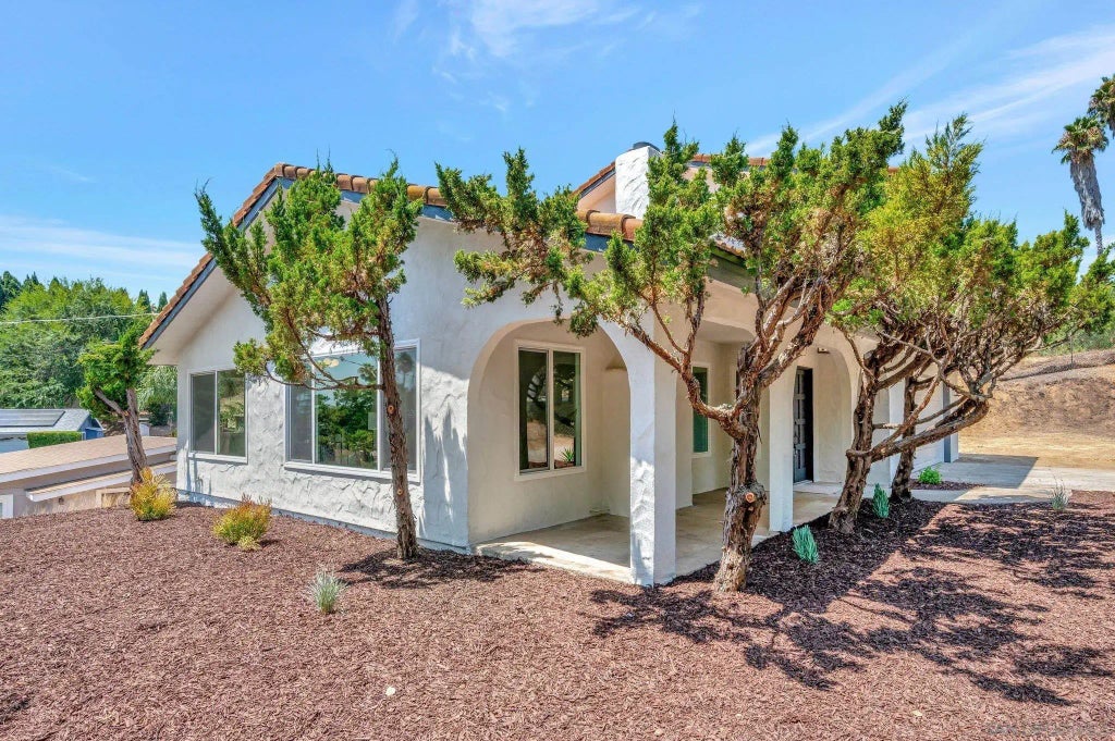 2127 Rancho Verde Dr, Escondido