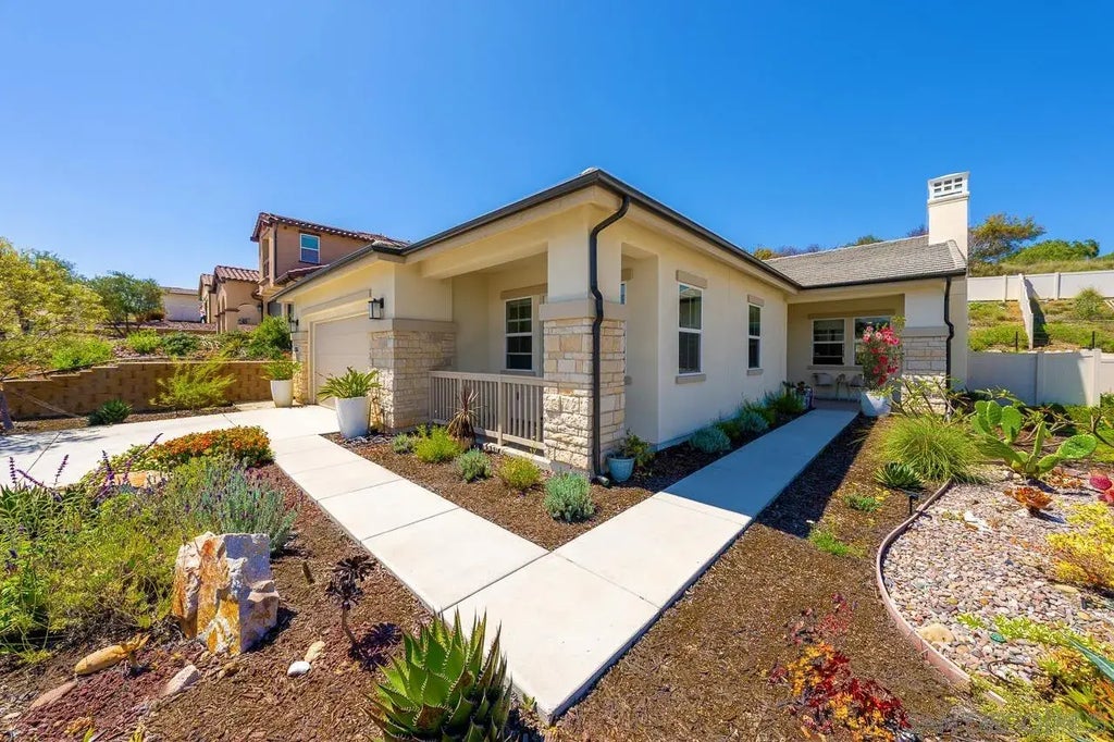 8366 The Grant Place, Bonita