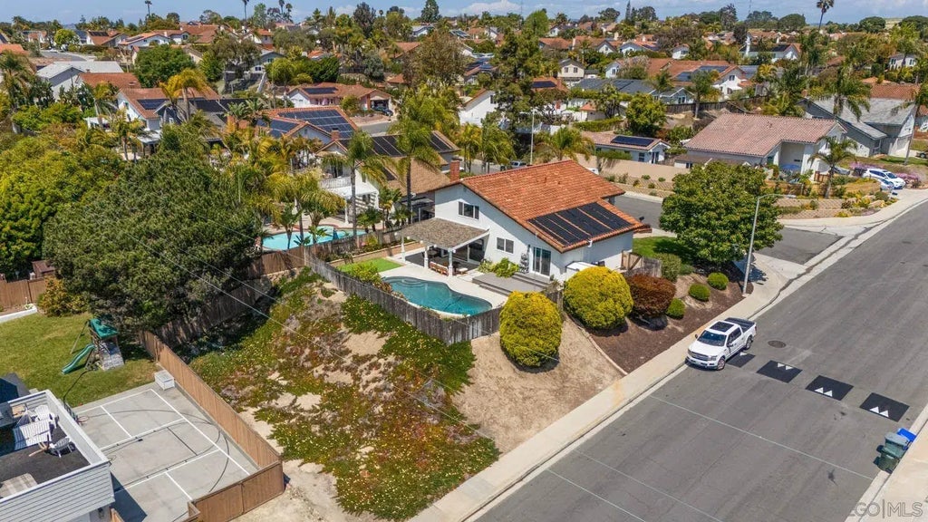 498 Avenida De Las Rosas, Encinitas