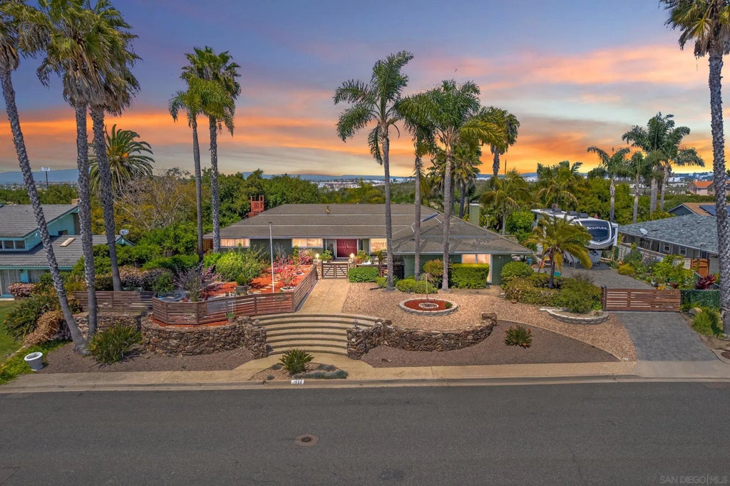 1920 Calle Buena Ventura, Oceanside