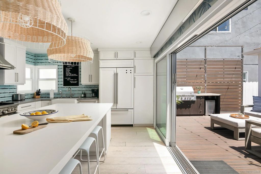 805 Brighton Court, MISSION BEACH