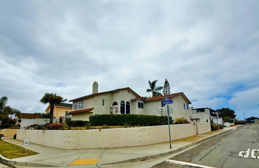 1210 California, Imperial Beach