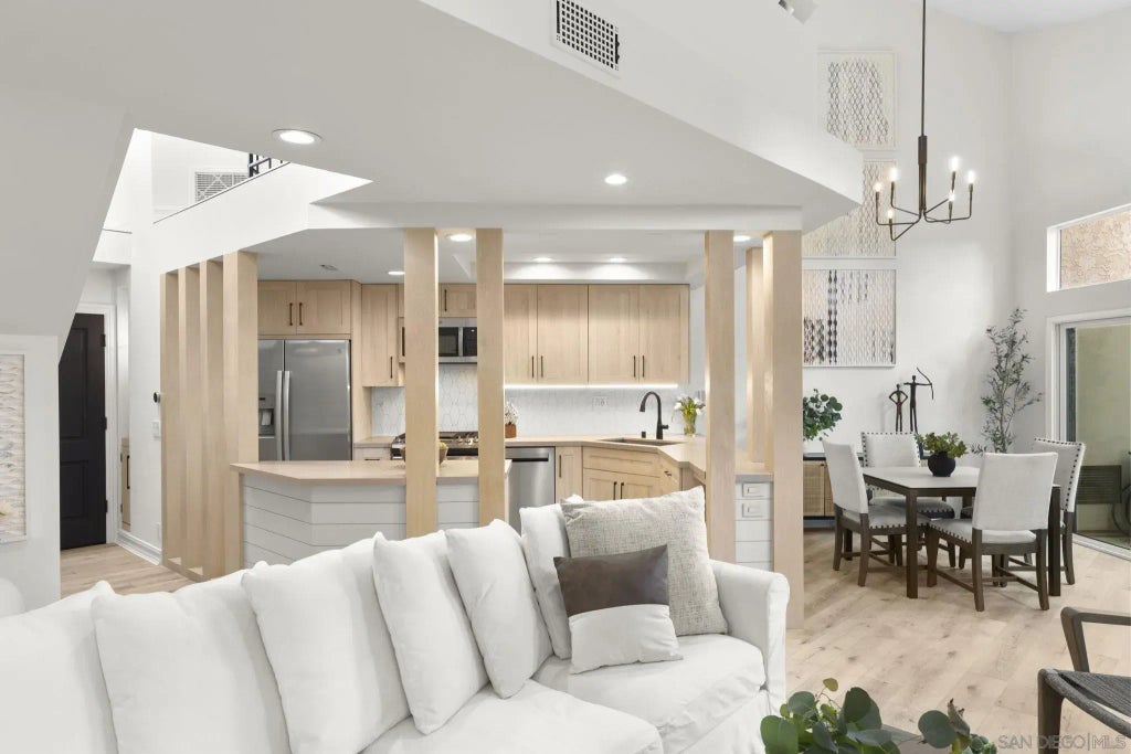 1963 Swallow Lane, Carlsbad