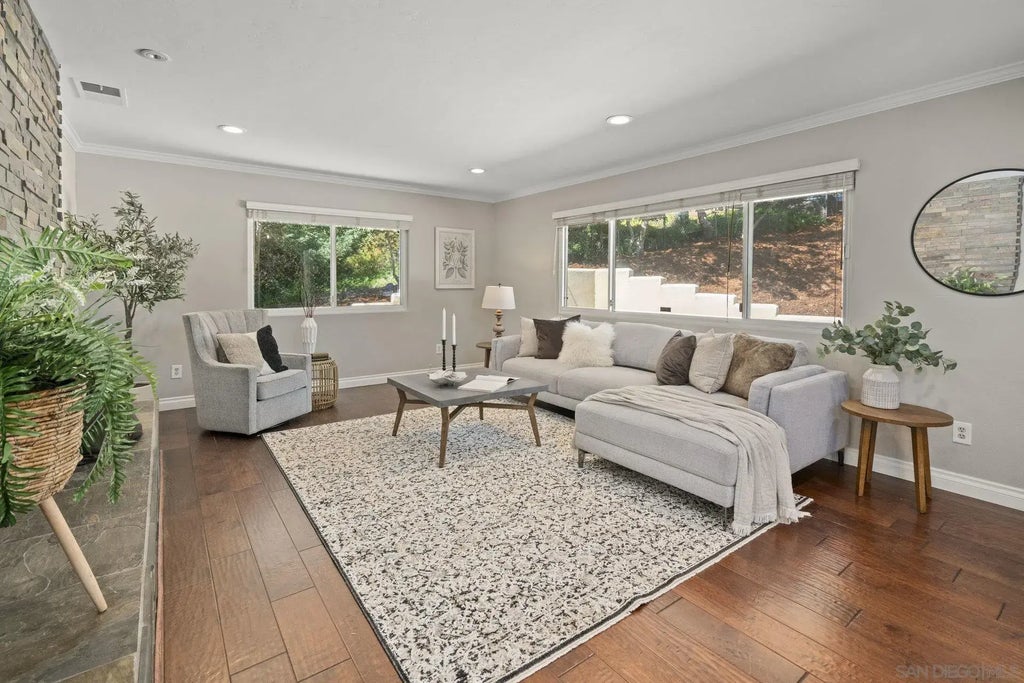 2556 S Cimarron Ter, Escondido