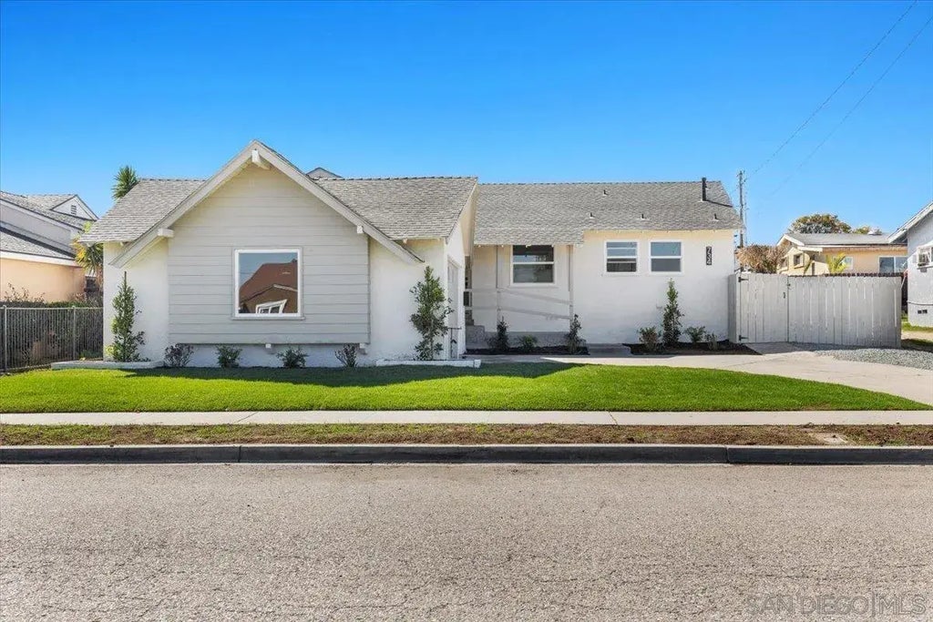 734 Pyramid St, ENCANTO