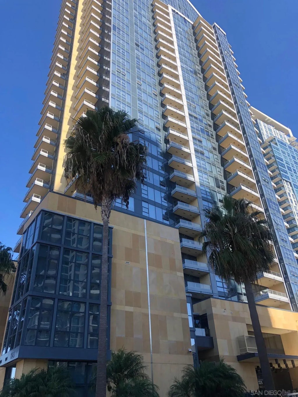 1325 Pacific Highway 806, SAN DIEGO