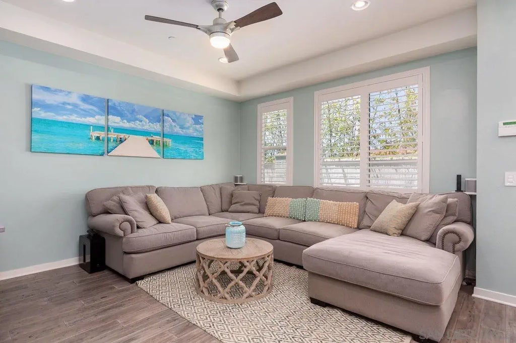 2579 State Street, Carlsbad