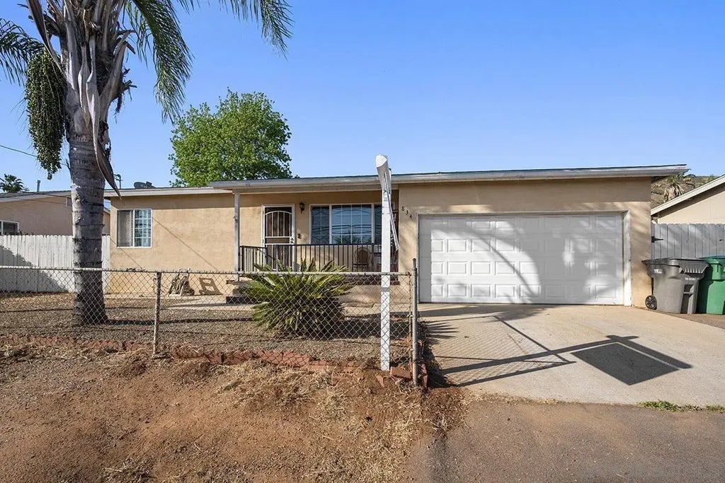 834 Pepper Dr, El Cajon
