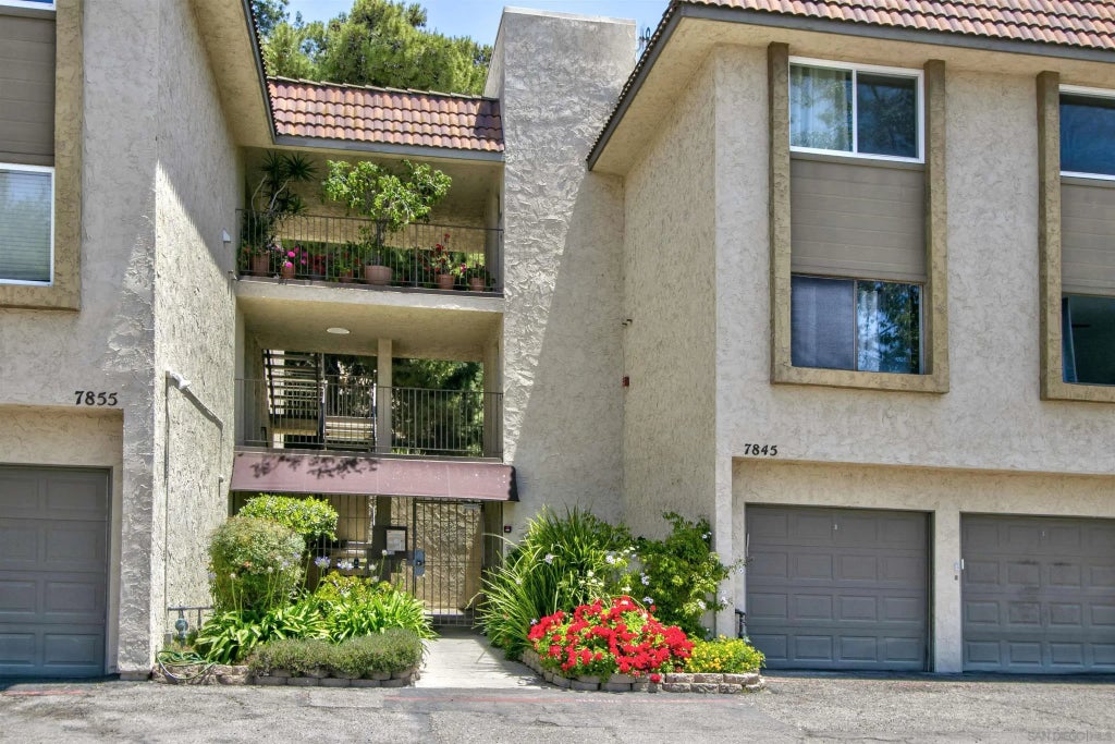 7845 Golfcrest Dr 25, SAN CARLOS