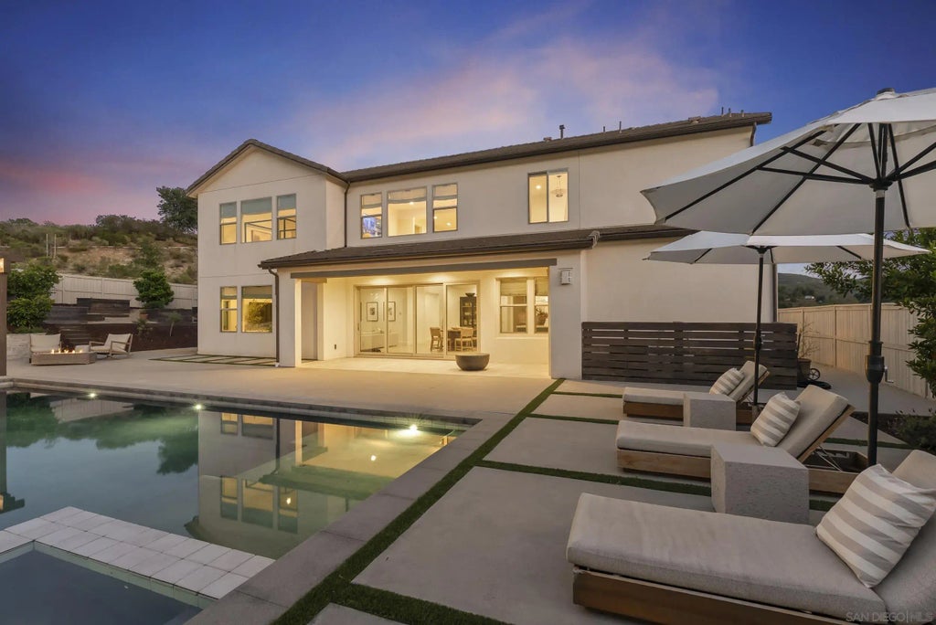 2984 Hayloft Pl, Escondido