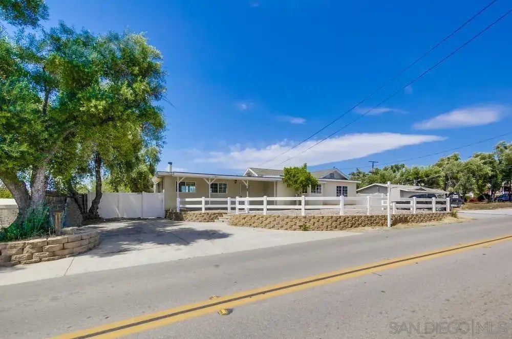 12224 Lemon Crest Drive, Lakeside