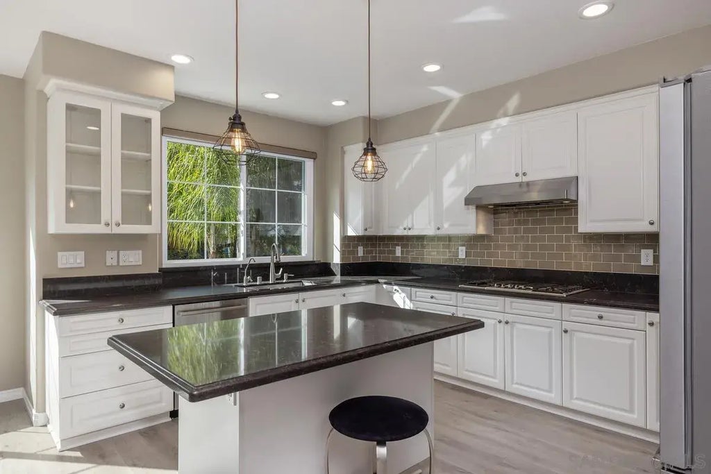 6013 Oakgate Row, La Jolla