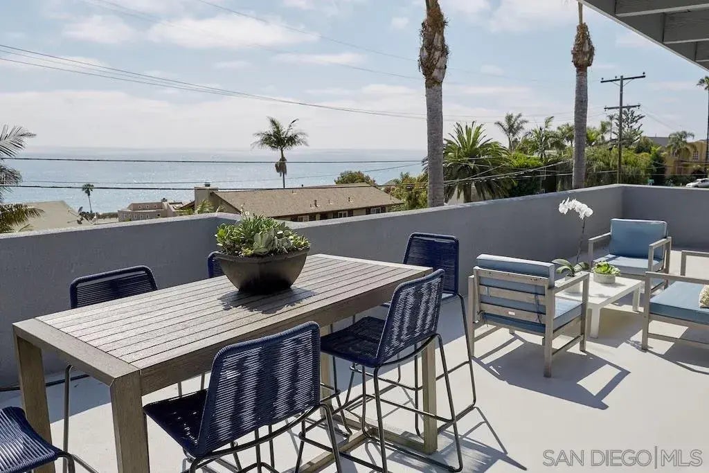 1647 Haydn Drive, Cardiff By The Sea