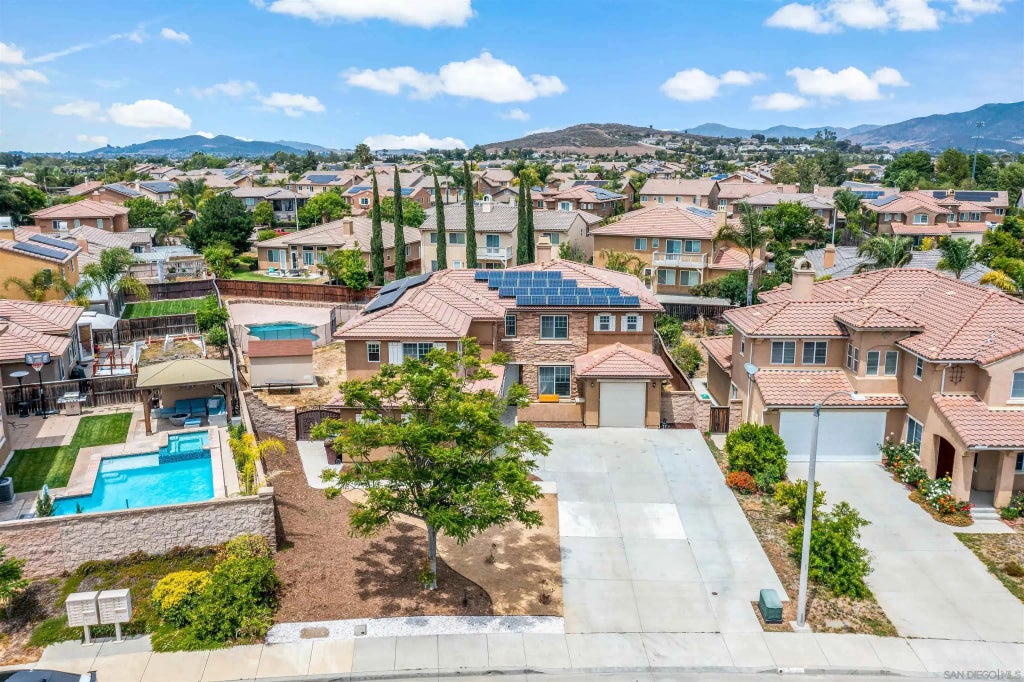 31528 Whitecrown Dr, Murrieta