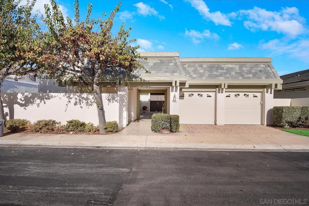 6643 Caminito Hermitage, La Jolla