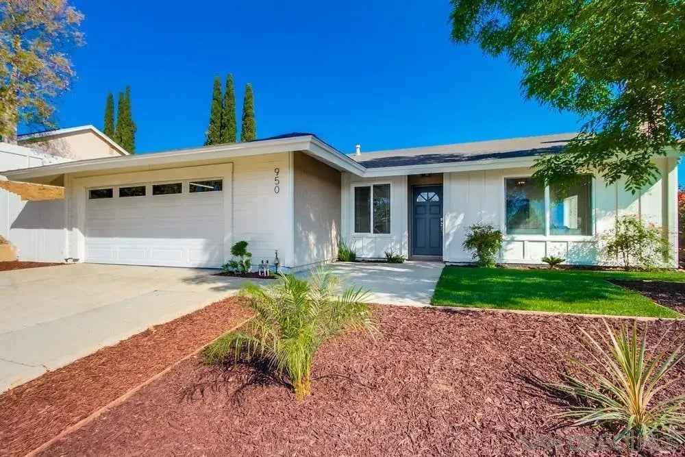 950 Funquest Dr, Fallbrook