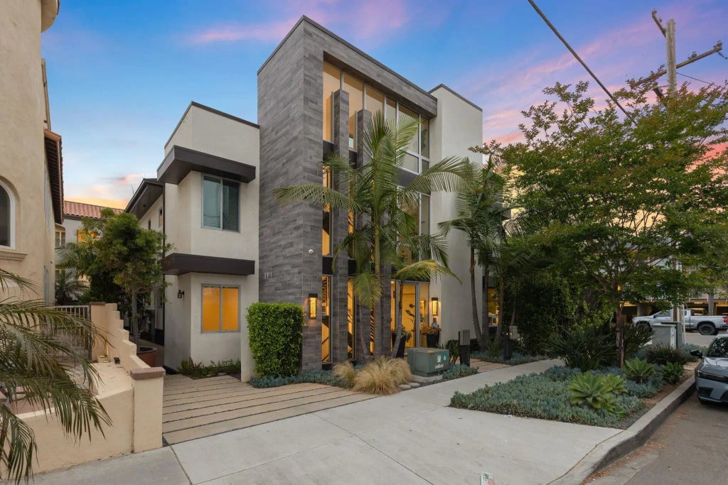 165 Pine Ave, Carlsbad