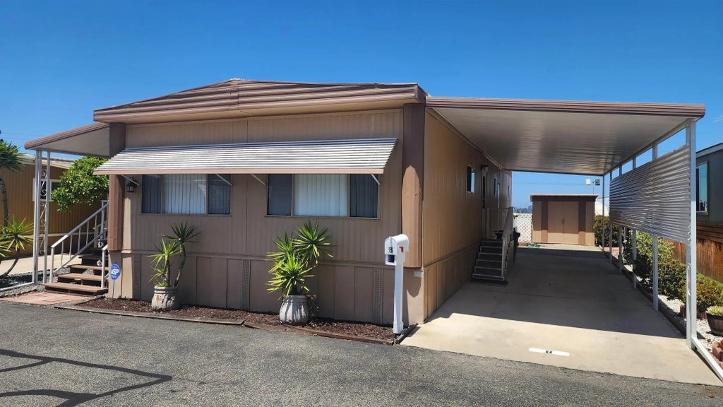 8 Blue Sky Lane, Oceanside