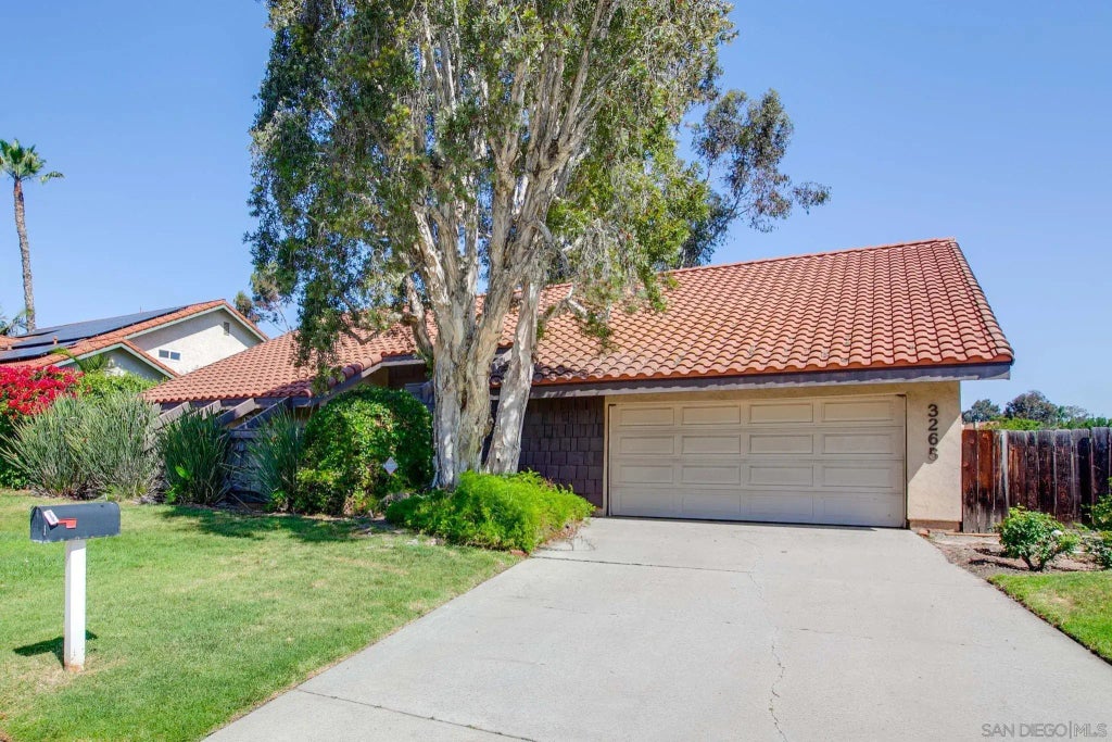 3265 Casa Bonita Drive, Bonita