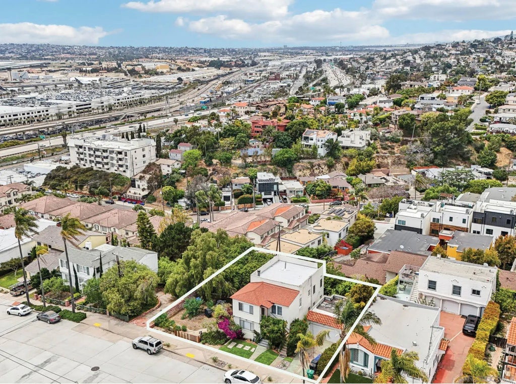 1040-42 W Redwood Street 5, Mission Hills/Fairway(1862)