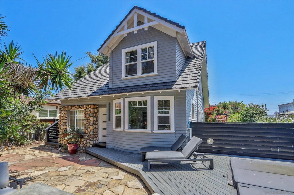 1035 Edgemont Place, South Park (304)