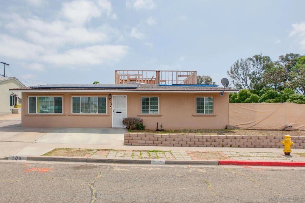 303 Sears Ave, ENCANTO