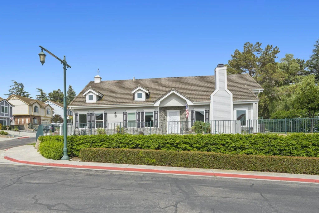 1198 Gazania Ct, San Marcos