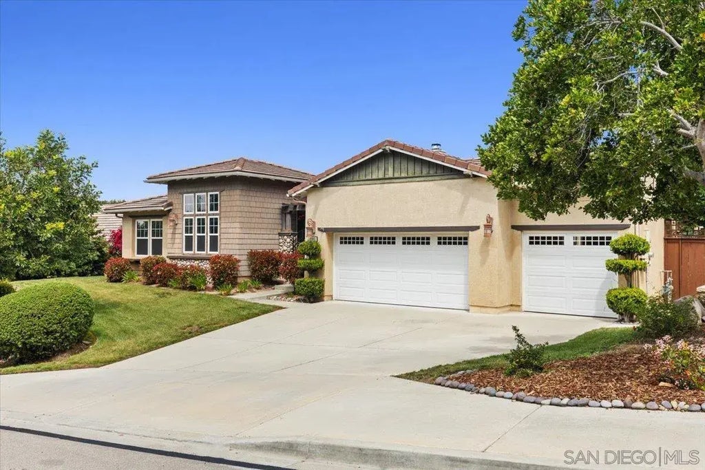 3180 Ridgeline Place, Escondido