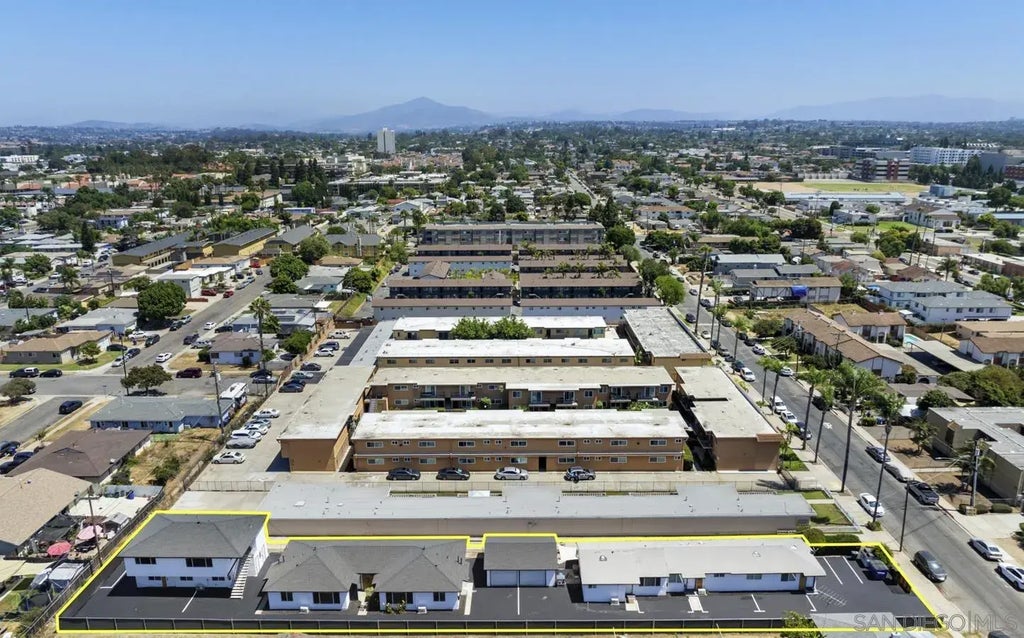 569 Park Way, Chula Vista