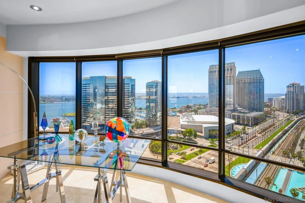 100 Harbor Dr 2205, DOWNTOWN