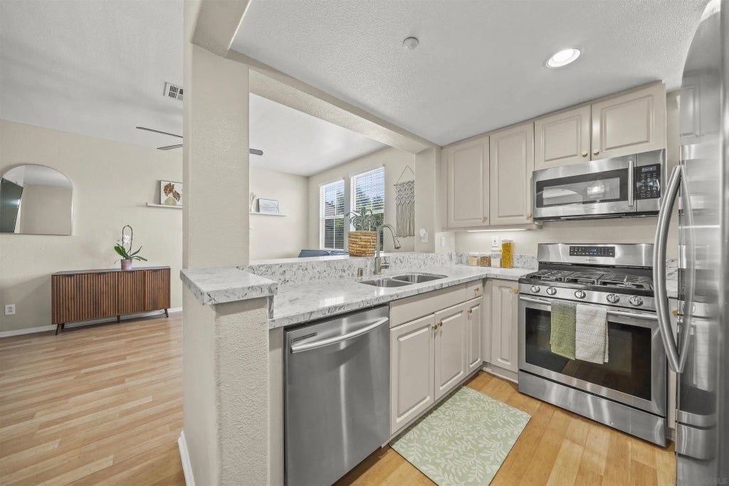 733 Anchor Cv, Spinnaker Point (SPINP)