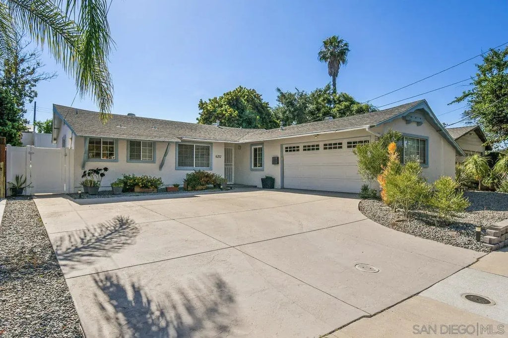 6212 Lake Ariana Ave, SAN CARLOS