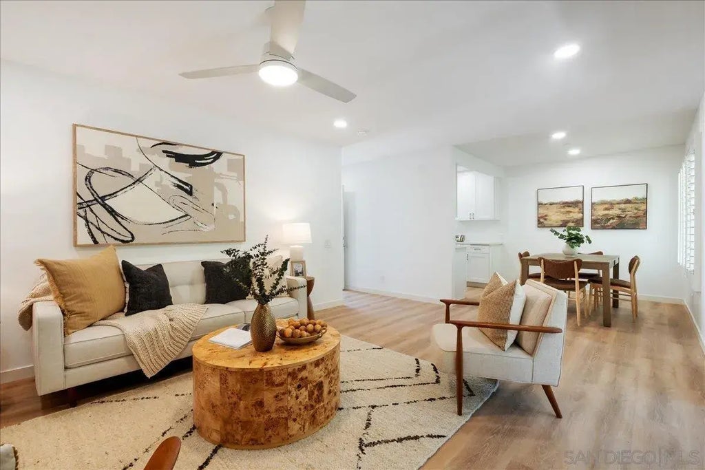 8528 Via Mallorca B, La Jolla