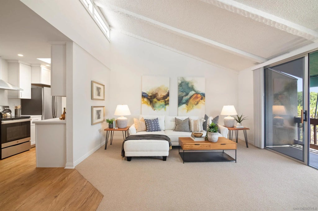 6455 La Jolla Blvd 353, La Jolla