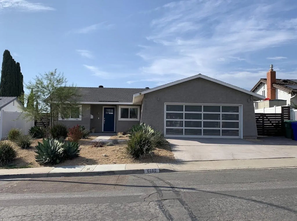 6690 Amberly Street, DEL CERRO