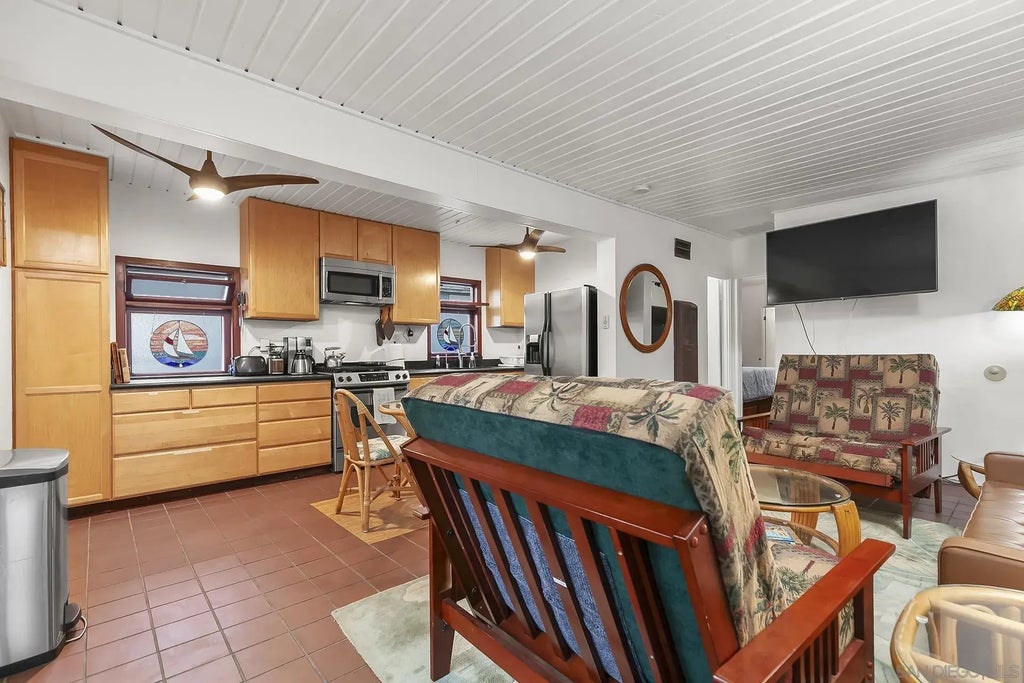 5038-40 W Point Loma Blvd, OCEAN BEACH