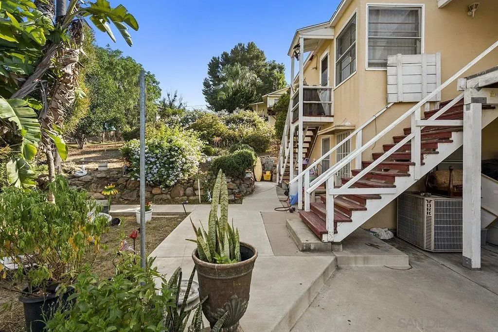 9303 Fuerte Dr, La Mesa