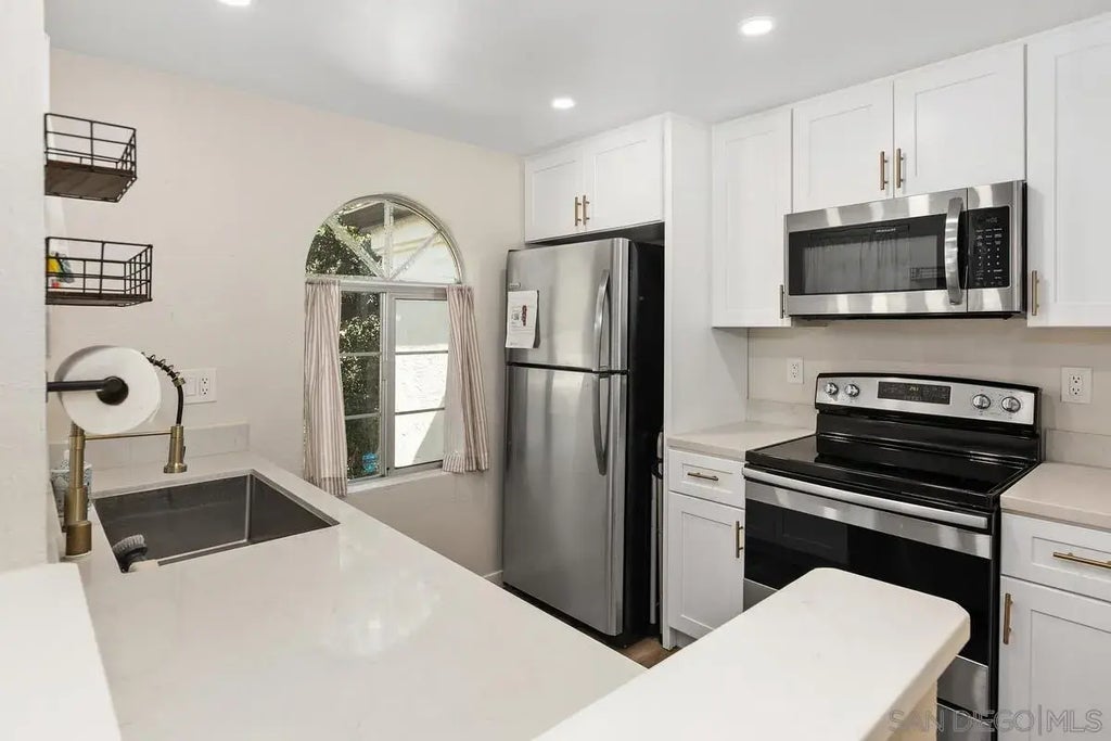 767 Eastshore Terr 224, Chula Vista