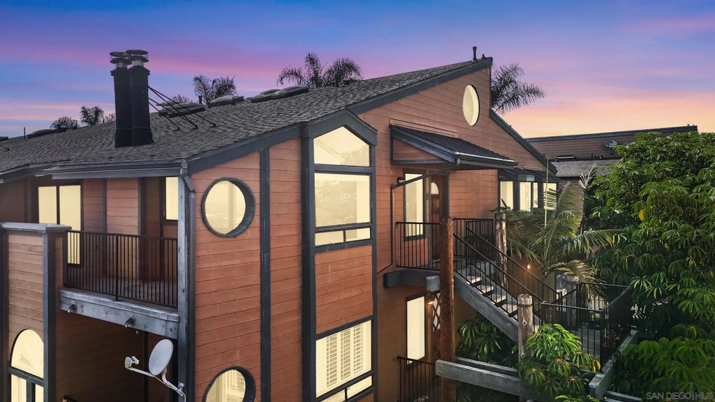 811 Kalpati Cr B, Carlsbad