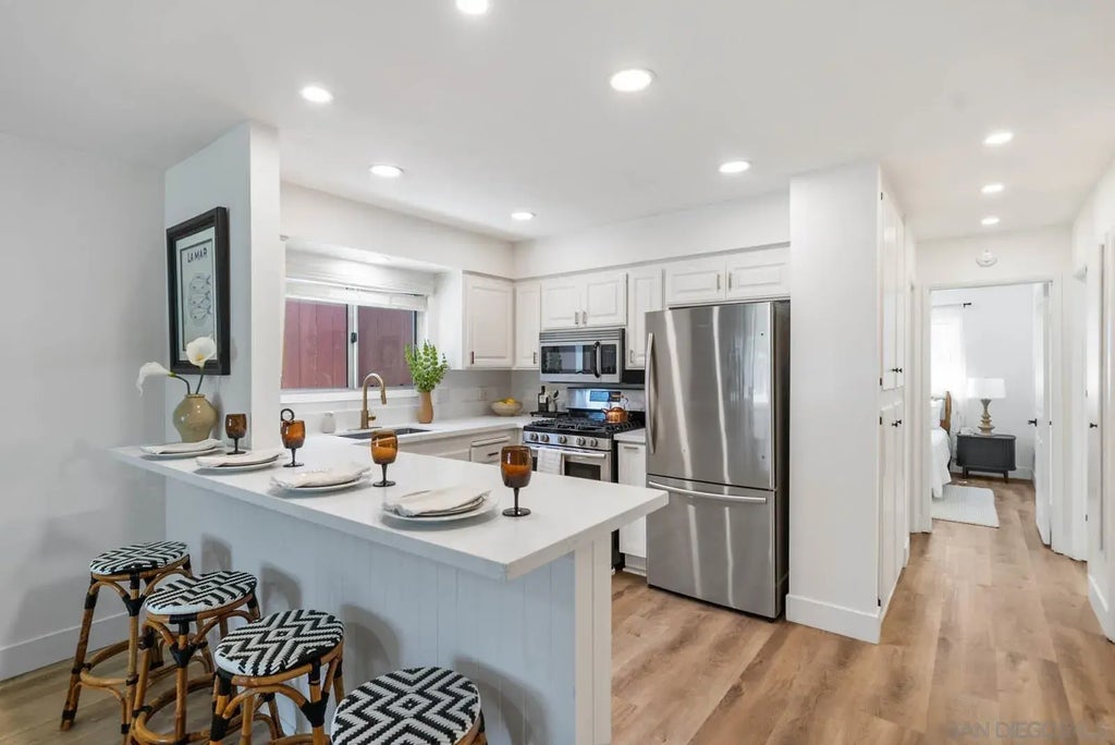 617 Cathy Ln, Cardiff By-the-sea