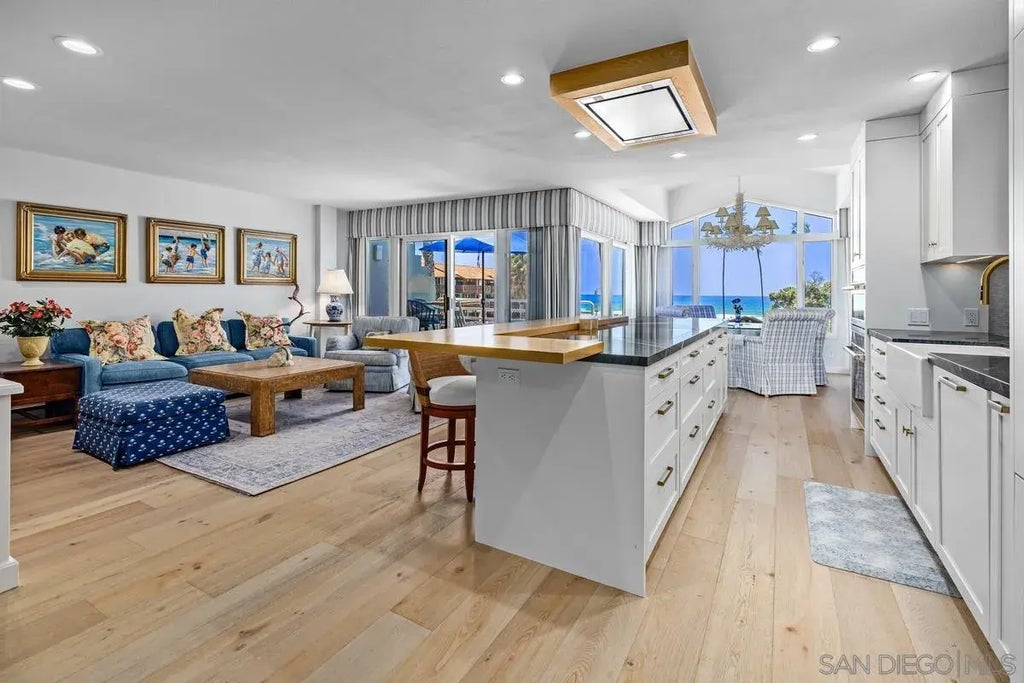 2120 Vallecitos 303, La Jolla