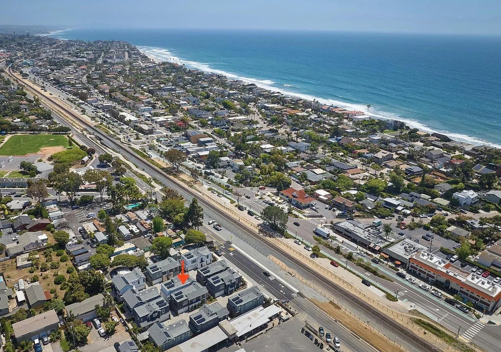 563 N Vulcan Ave, Encinitas