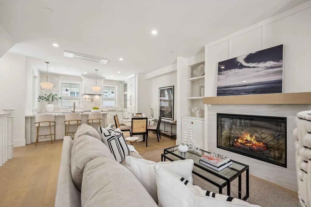 743 G Avenue, Coronado